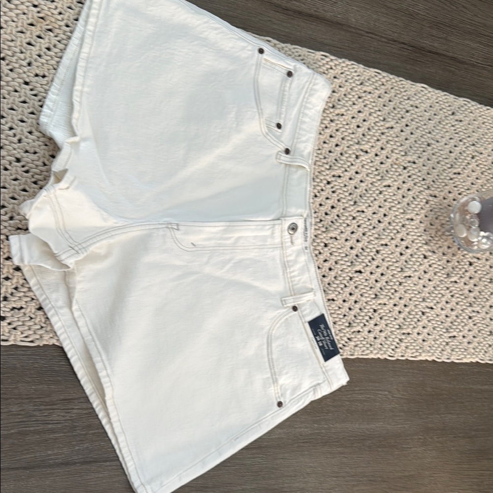 Abercrombie and Fitch White Denim Women's Shorts brand new